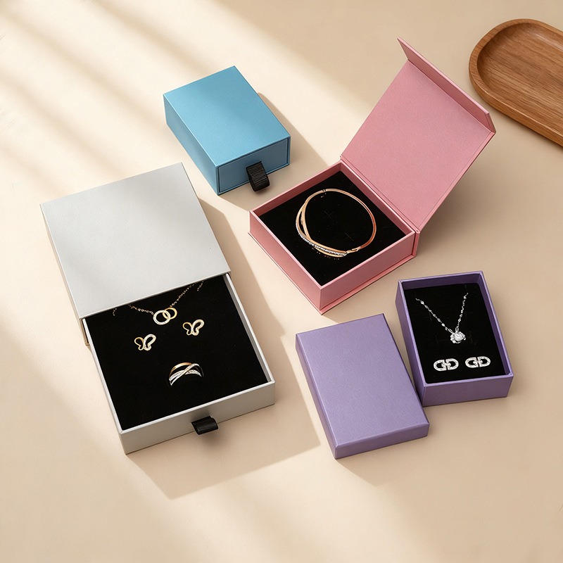 Jewelry Box for Necklace Headwear with Black Sponge Insert Neutral Flip Top Magnetic Closure Gift Box Factory Direct Wholesale Rigid Paper Box Foam Insert Box