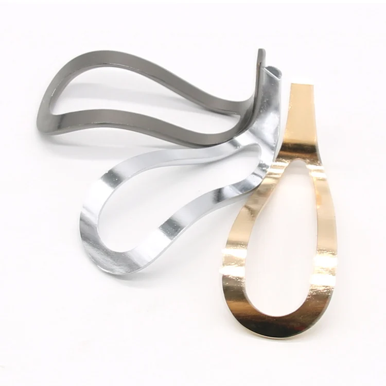 High-Heel Metal Pipe Stand
