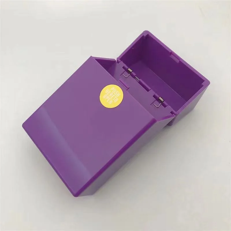Portable Waterproof, Crush-Resistant 20-Cigarette Tobacco Case with Automatic Opening — application view 003