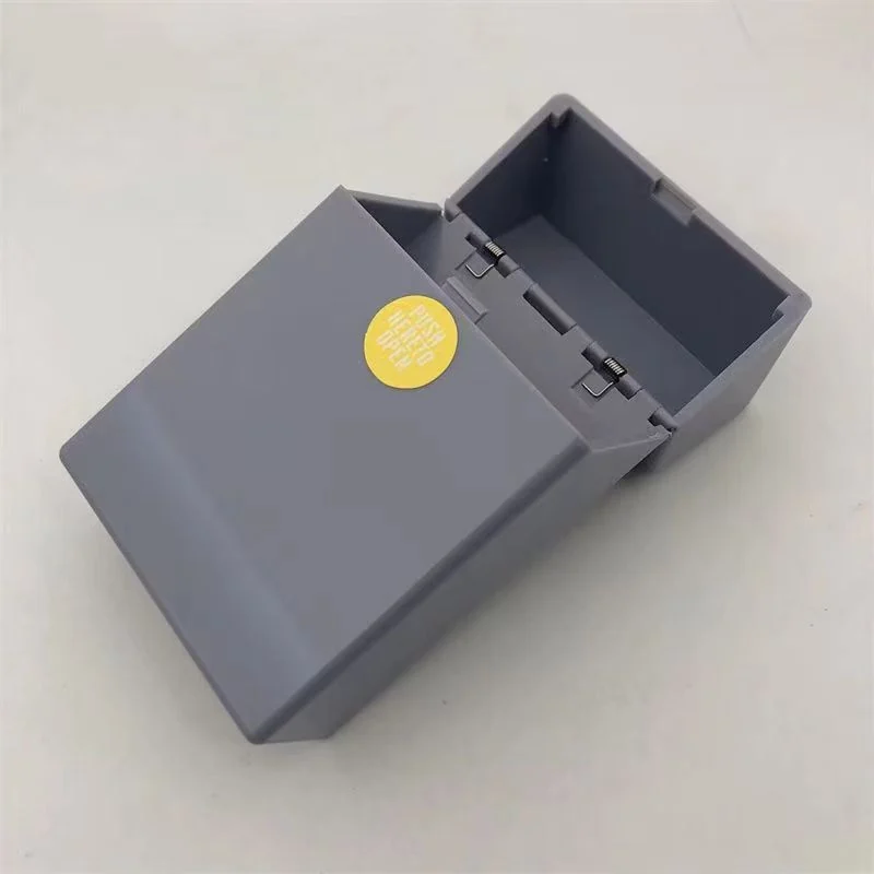 Portable Waterproof, Crush-Resistant 20-Cigarette Tobacco Case with Automatic Opening — application view 001